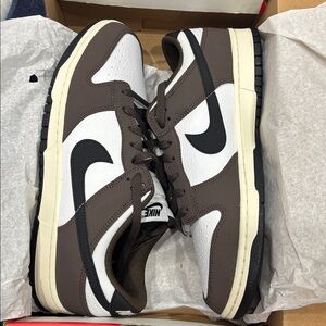 Nike Men's Black and White Sneakers